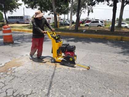 Cortadora de Piso para Concreto CIPSA con Motor a Gasolina Honda de 9 HP para Disco de 14" con Tanque de Agua CCT8-2.0-HJL9-14