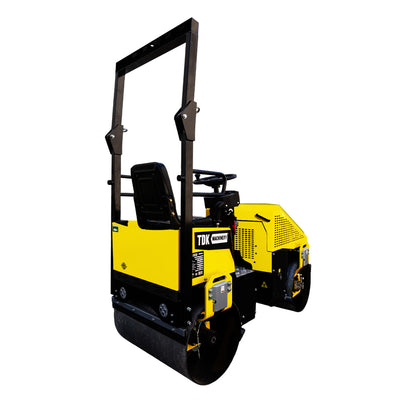 Rodillo Vibratorio Doble 28kn Profesional Tdk Machinery Con Operador Hombre a Bordo Motor a Gasolina Hyundai 15 Hp – TDKR990